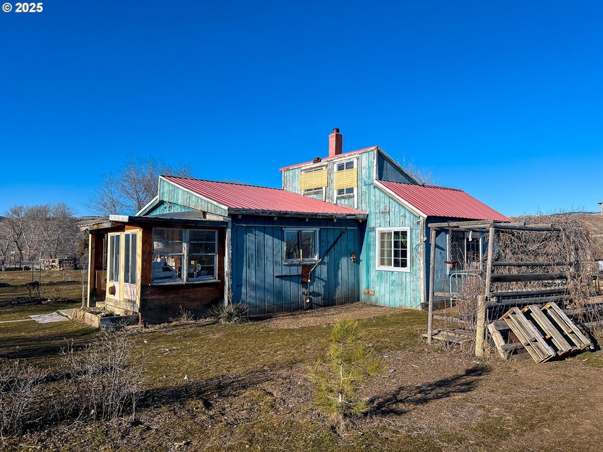 53211 U S 26, Mount Vernon, OR 97865 - photo 1