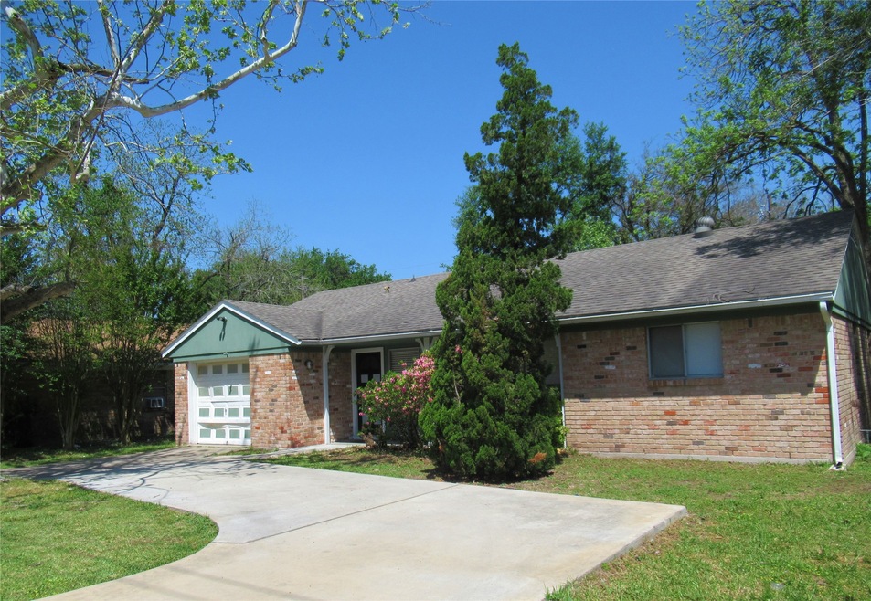1610 Blue Bell Rd, Houston, TX 77038 - photo 1