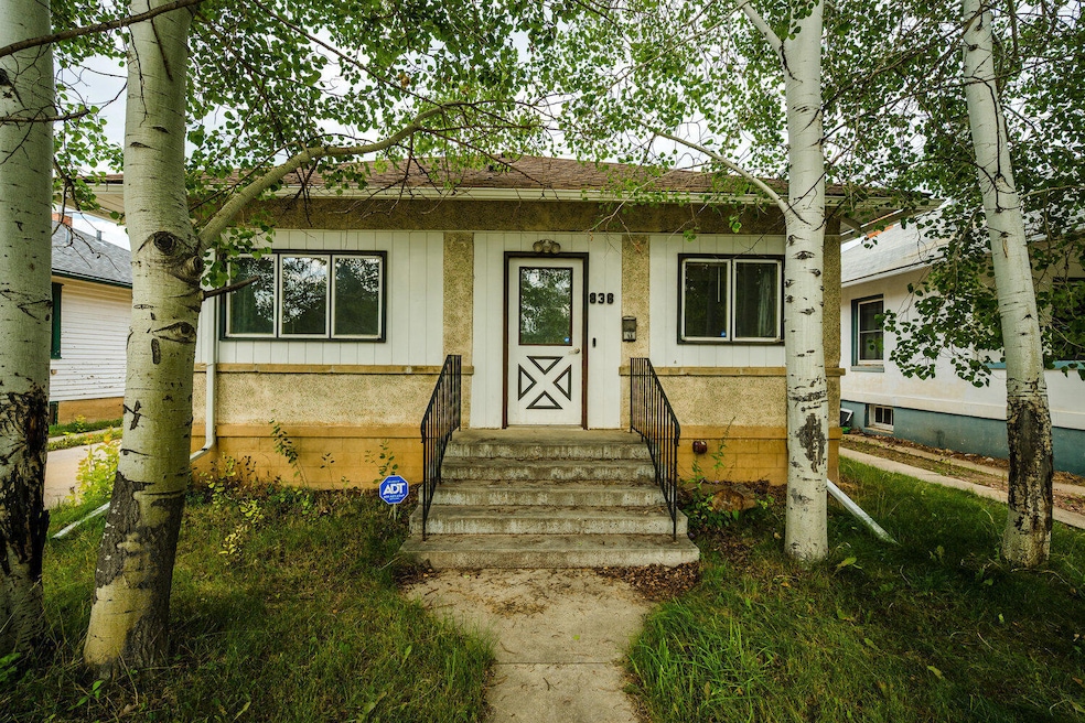 838 S Sheridan Ave, Sheridan, WY 82801 - photo 1