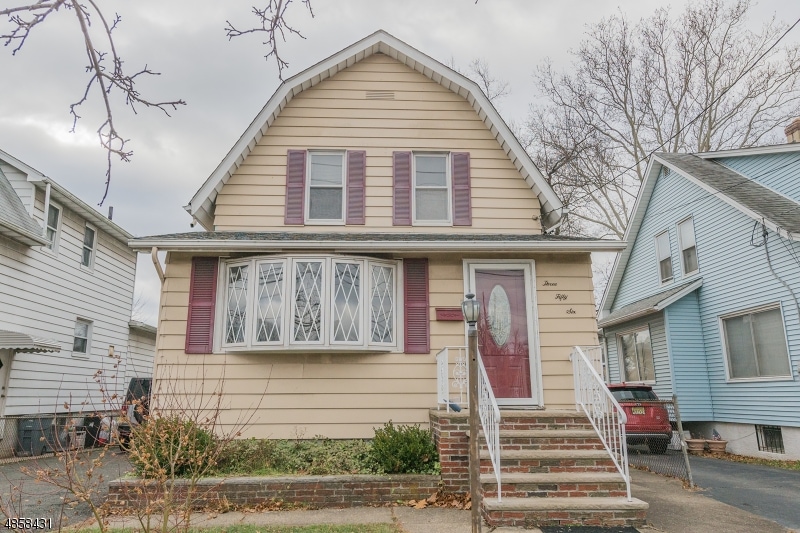 356 Rutherford Ave, Lyndhurst, NJ 07071 - photo 1