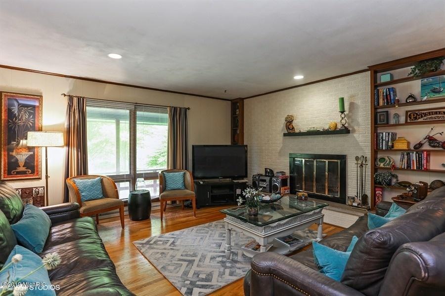 19536 Martin Rd, Three Oaks, MI 49128 - photo 1