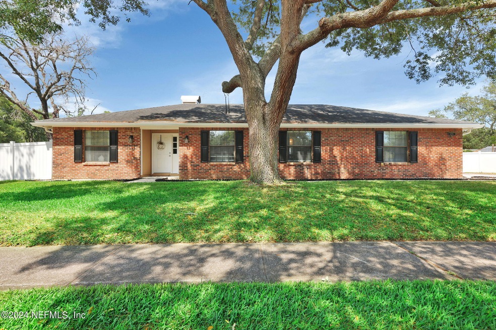 1-web-or-mls-12715 Gathering oaks Dr_001