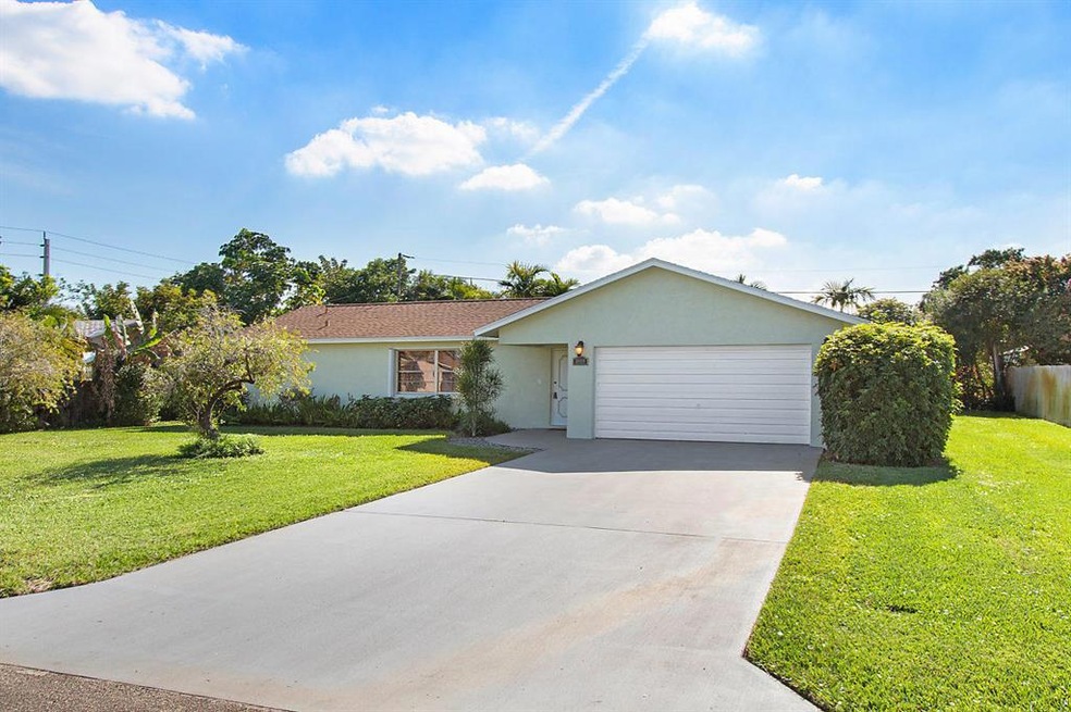3040 Emerald Ln, Lake Worth, FL 33462 - photo 1