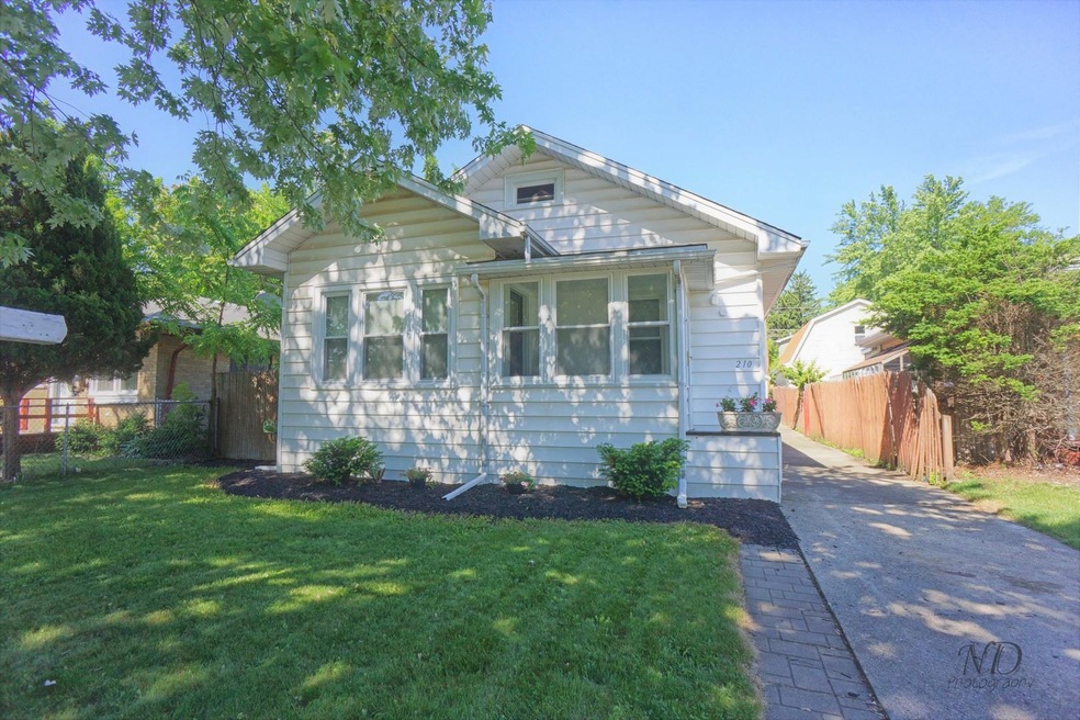 210 S Elmwood Ave, Waukegan, IL 60085 - photo 1