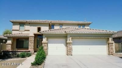 Front of the house view 5