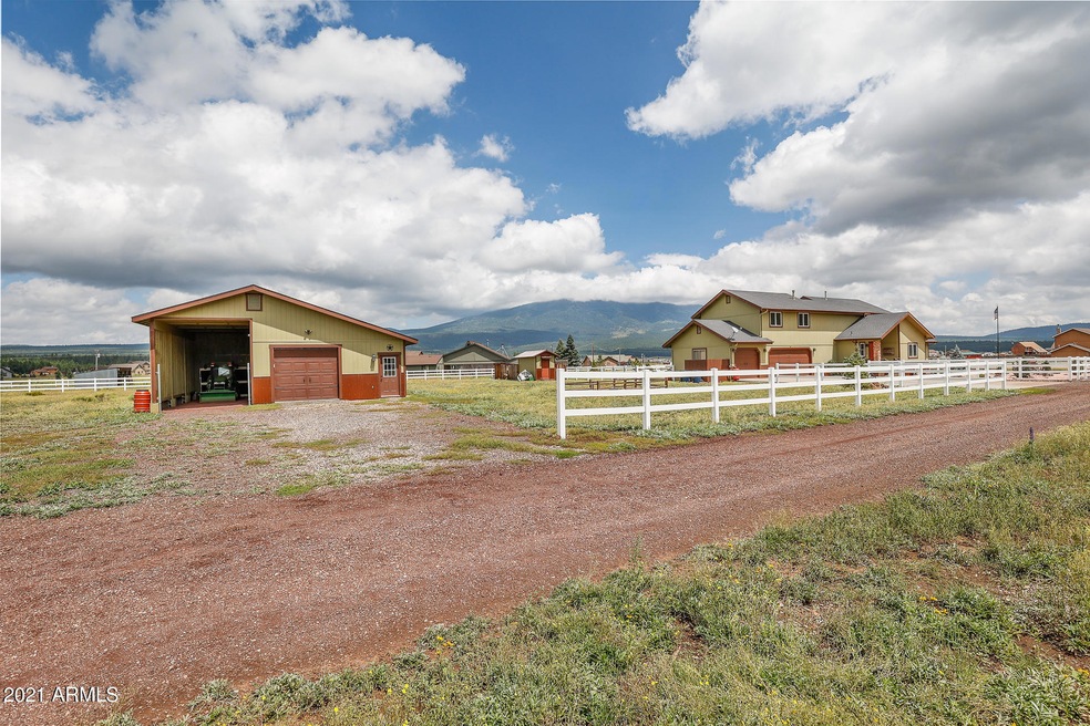 8326 W Roundup Trail-001