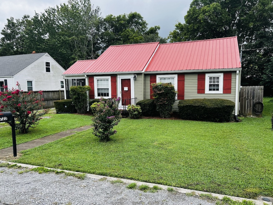 723 Hoover St, Shelbyville, TN 37160 - photo 1