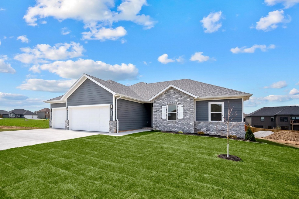 1129 S Gettysburg Loop, Republic, MO 65738 - photo 1