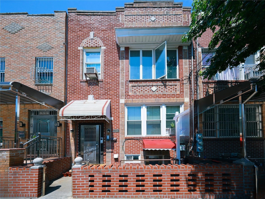 Pending $1,599,000