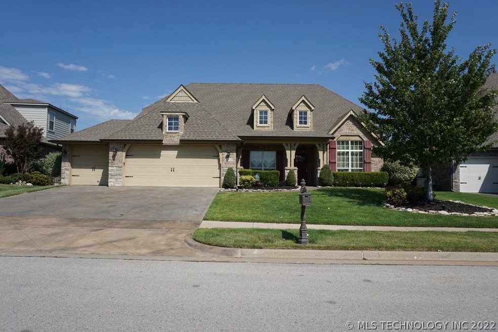 Front view of home