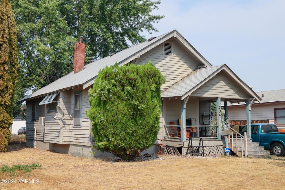 704 S 8th Ave Front