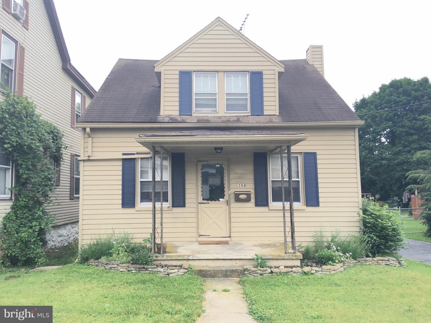 390 W Queen St, Chambersburg, PA 17201 - photo 1
