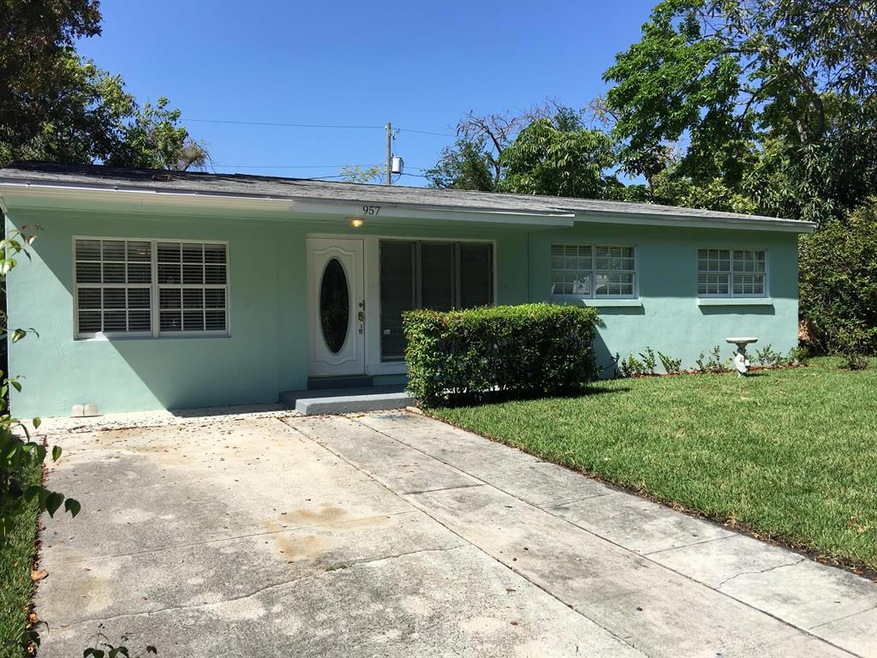 957 31st St, West Palm Beach, FL 33407 - photo 1