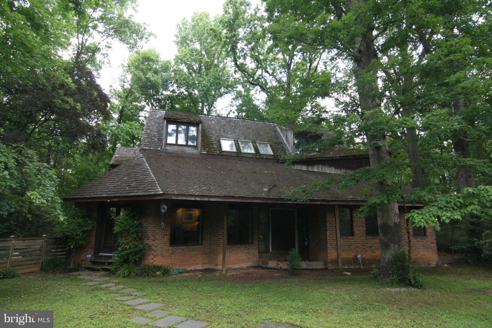 8919 Tuckerman Ln, Potomac, MD 20854 - photo 1