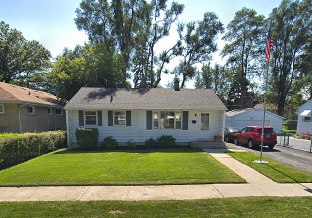 2109 9th Pkwy, Waukegan, IL 60085 - photo 1