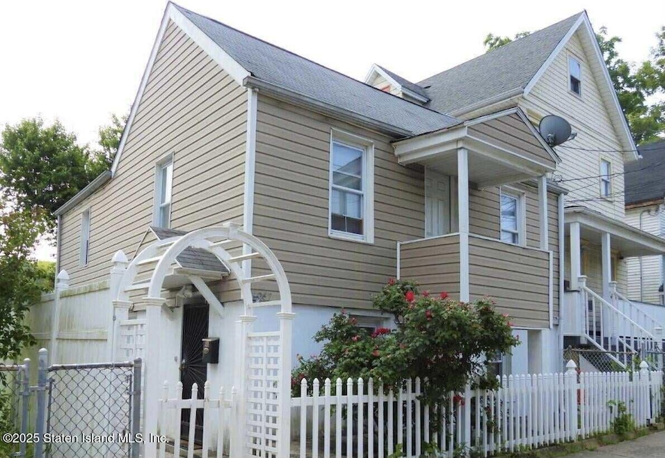 267 Gordon St, Staten Island, NY 10304 - photo 1