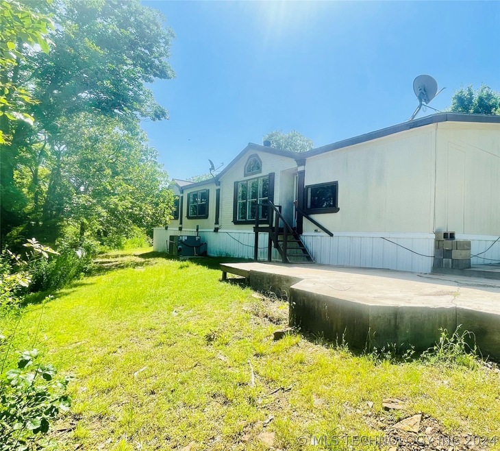 15395 Highway 266, Henryetta, OK 74437 - photo 1