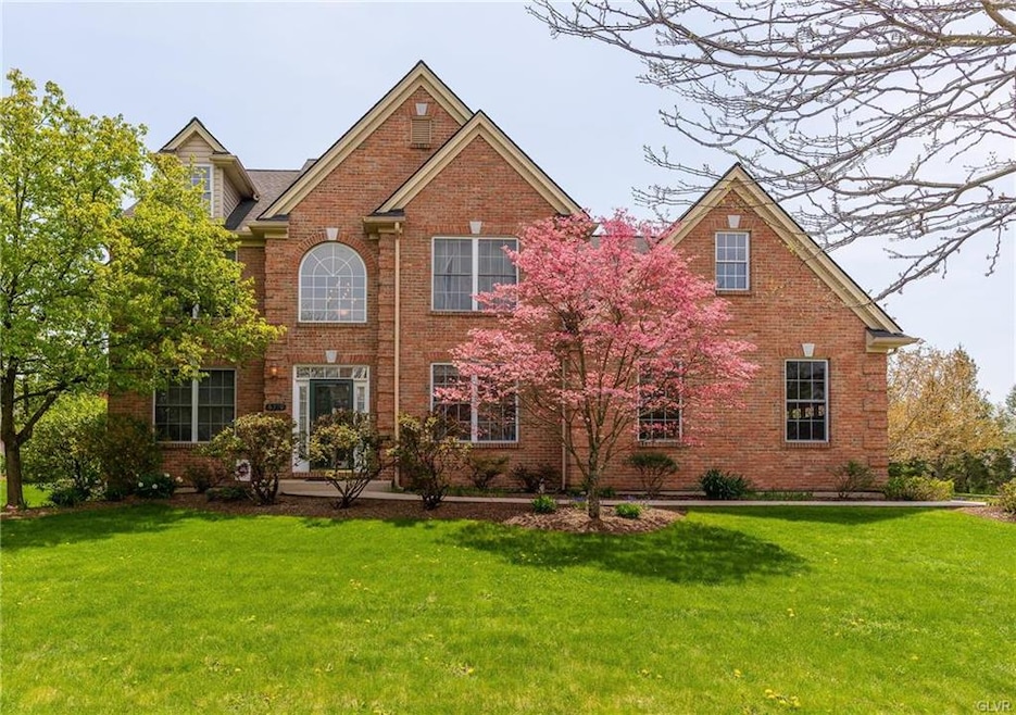 6770 Riegals Dr, Macungie, PA 18062 - photo 1