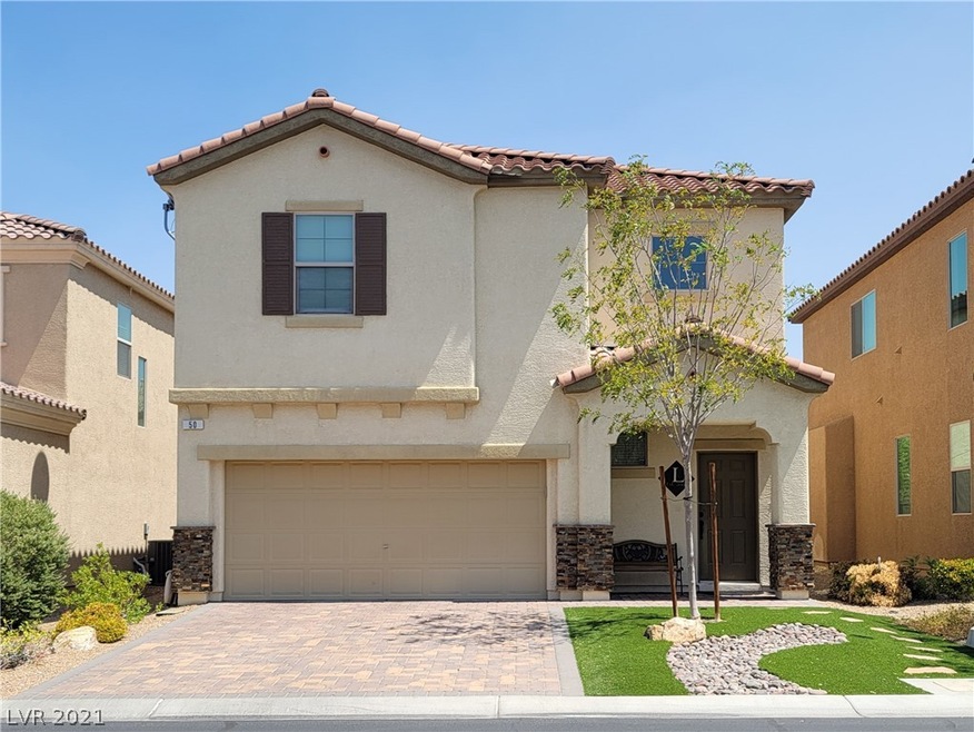 Welcome To Your New Home! Gorgeous Synthetic Grass