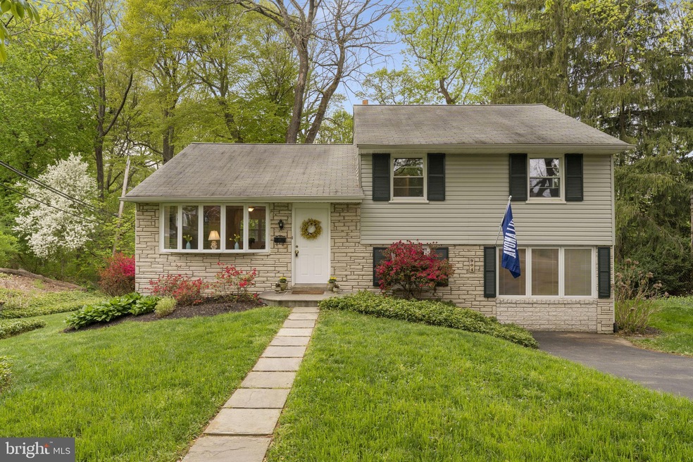 904 Lewis Ln, Bryn Mawr, PA 19010 - photo 1