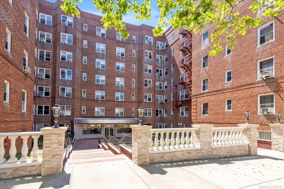 New Hampshire House Condos unit G20, Rego Park, NY 11374 - photo 1
