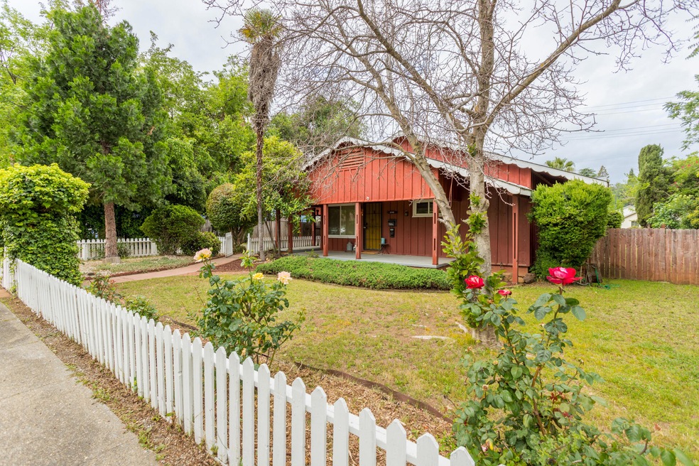 2348 California St, Redding, CA 96001 - photo 1