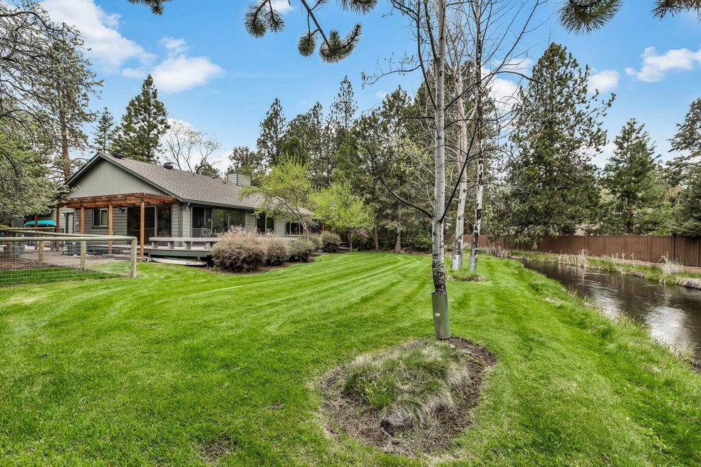 60594 Springtree Ct, Bend, OR 97702 - photo 1