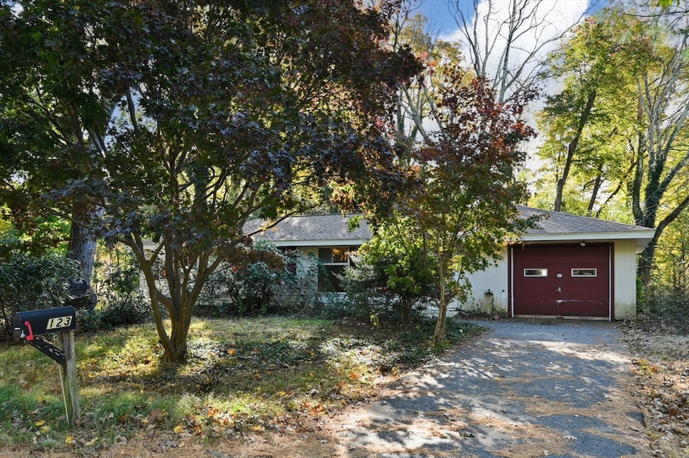 Pending $379,900