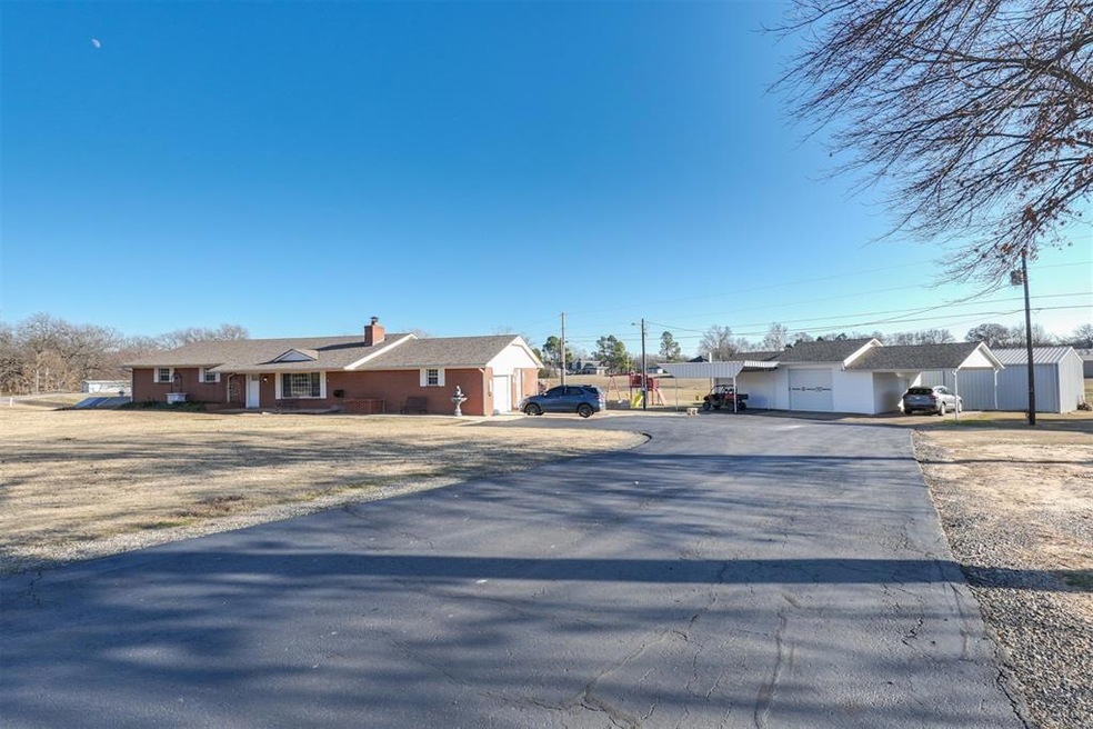 45703 Willow Creek Rd, Shawnee, OK 74801 - photo 1