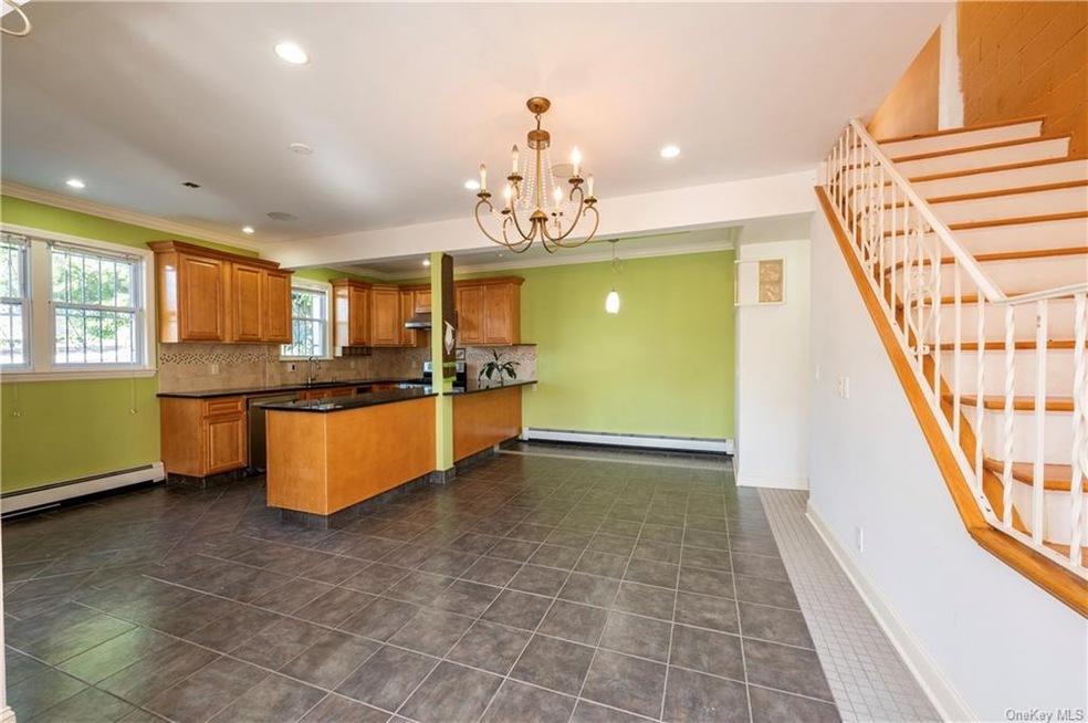 194 Oak St, Yonkers, NY 10701 - photo 1