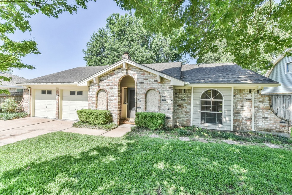 9011 Arbor Wood Dr, Houston, TX 77040 - photo 1