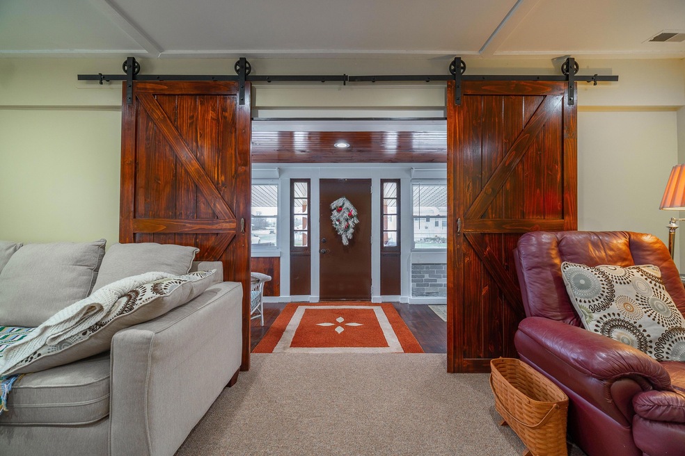 Welcome to 152 Seymour