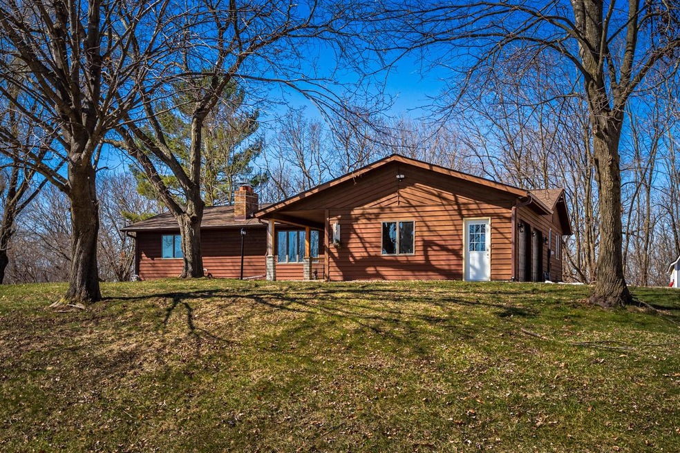 16585 Hilltop Ln, Galesville, WI 54630 - photo 1