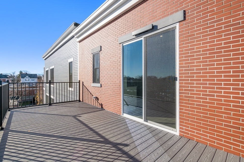 10 Somerset Ave unit 401, Winthrop, MA 02152 - photo 1