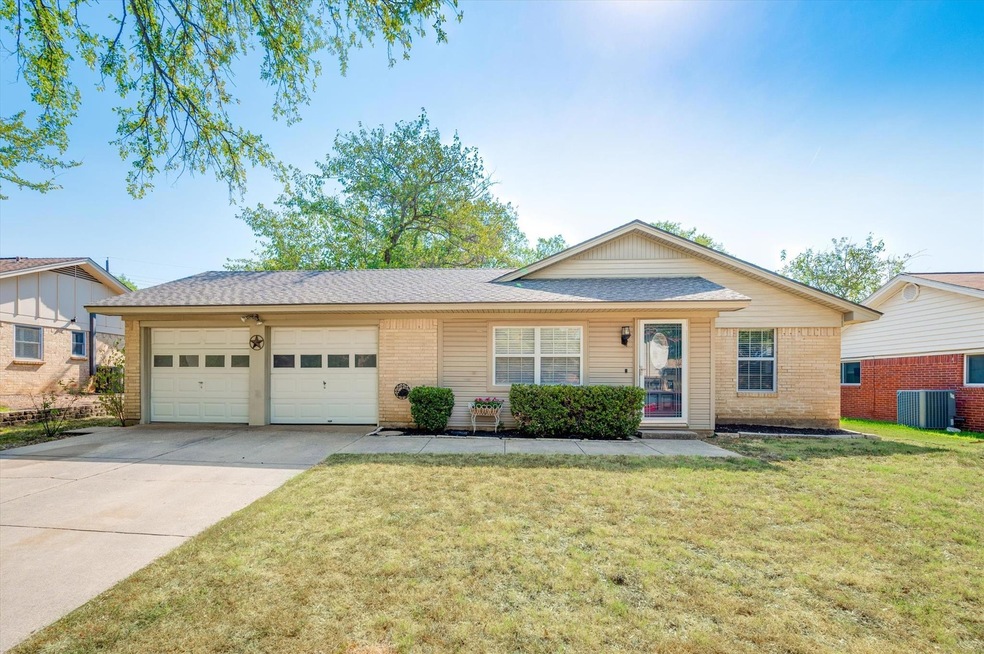 2504 Shady Meadow Dr, Bedford, TX 76021 - photo 1