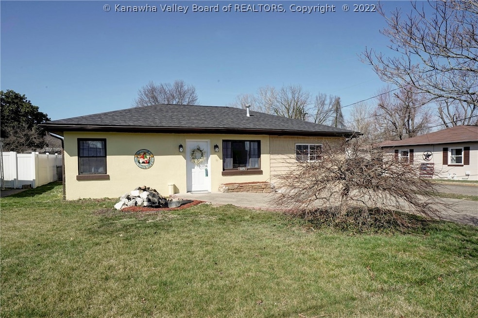 215 28th St, Dunbar, WV 25064 - photo 1