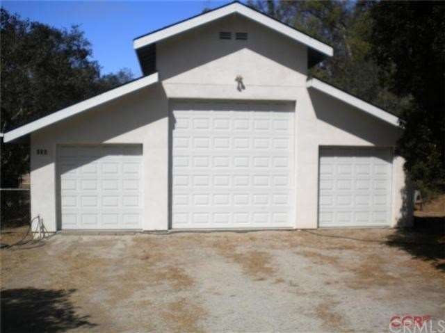 RV Barn,2 Cars, Very Large RV Area.