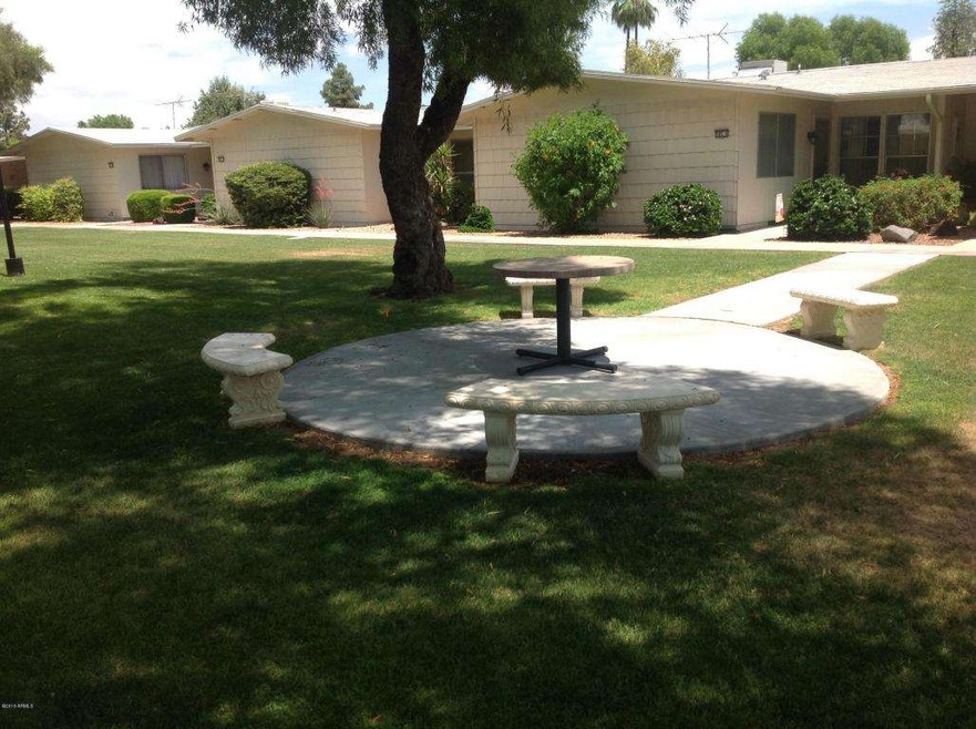 10585 W Palmeras Dr unit J, Sun City, AZ 85373 - photo 1