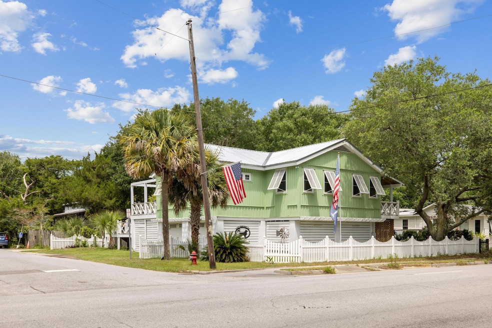 2218 Myrtle