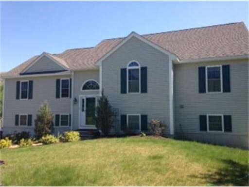 1 Sand Wedge Dr, Uxbridge, MA 01569 - photo 1