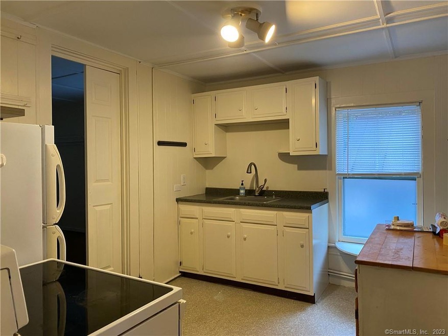 19 E Main St unit north apt, Salisbury, CT 06068 - photo 1