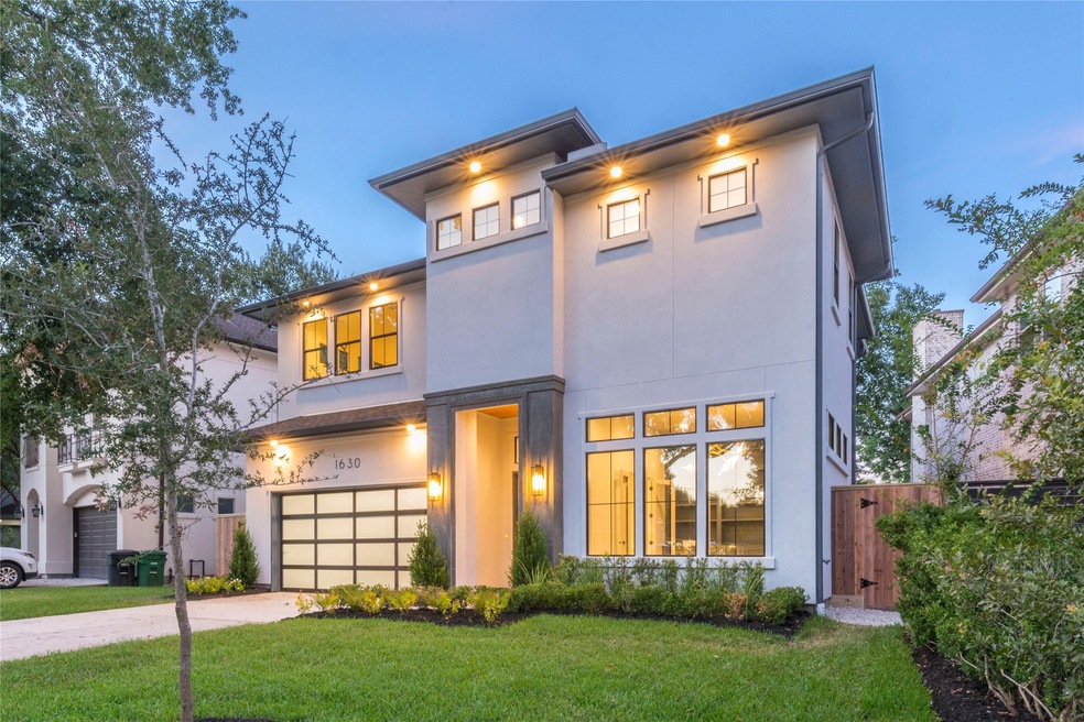 1630 Richelieu Ln, Houston, TX 77018 - photo 1