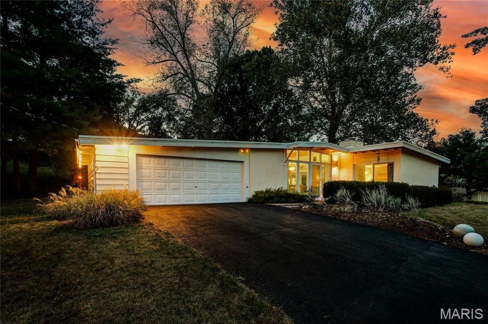 Pending $489,900 • Co-Listing Agent