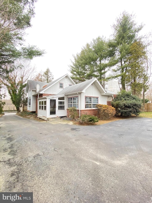 724 W Brookhaven Rd, Wallingford, PA 19086 - photo 1