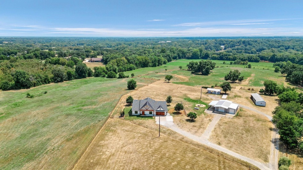 268 Sheryl Ln unit 1, Denison, TX 75021 - photo 1