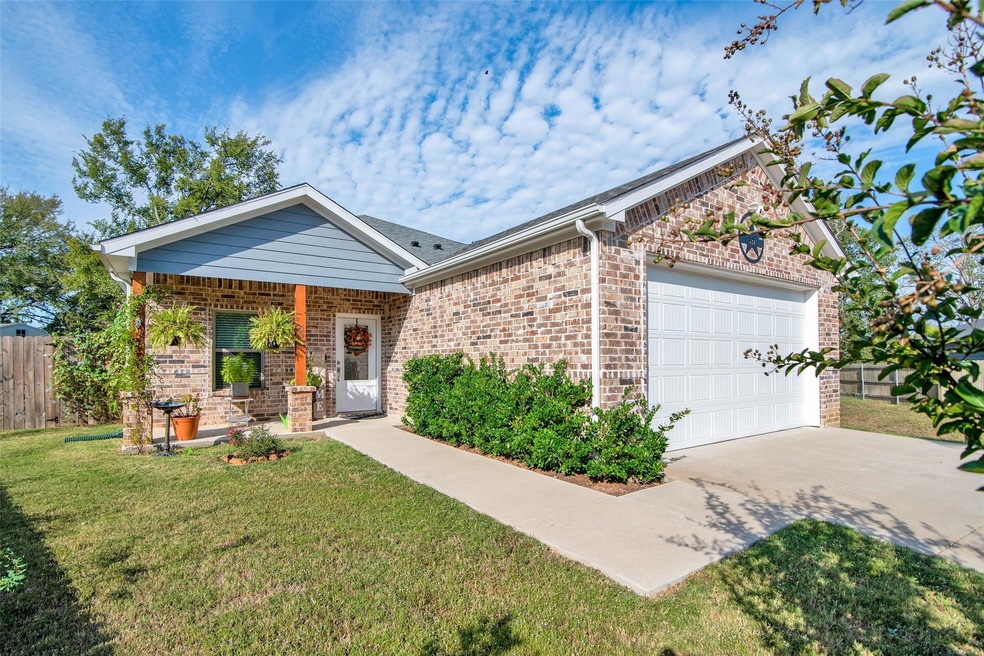 531 Forrest Ln, Denison, TX 75021 - photo 1