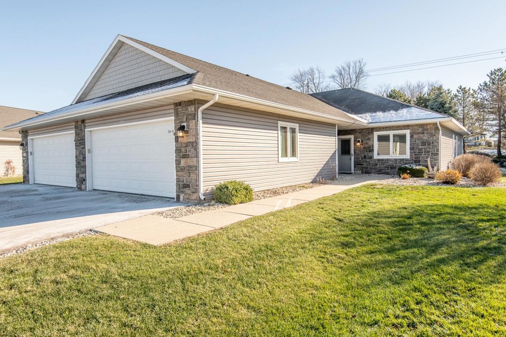 2 Bed2 Bath Ranch Condo