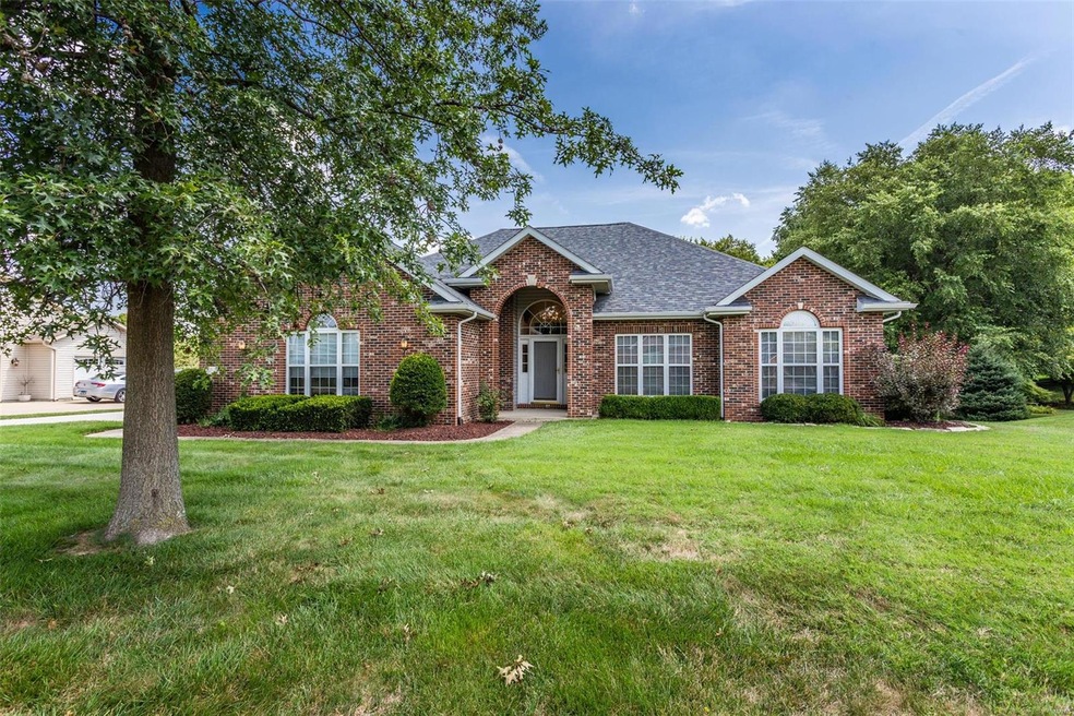 8 Fox Mill Dr, Maryville, IL 62062 - photo 1