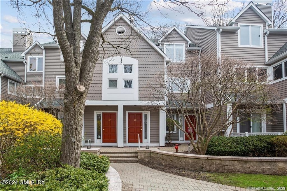 453 E Putnam Ave unit 4E, Cos Cob, CT 06807 - photo 1