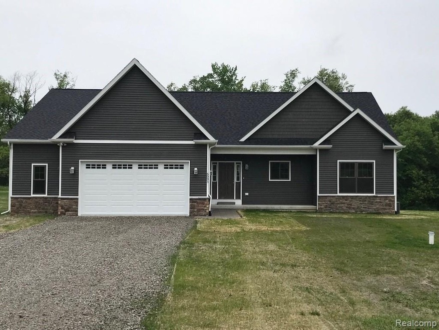 6095 Hayridge Ln, Howell, MI 48855 - photo 1